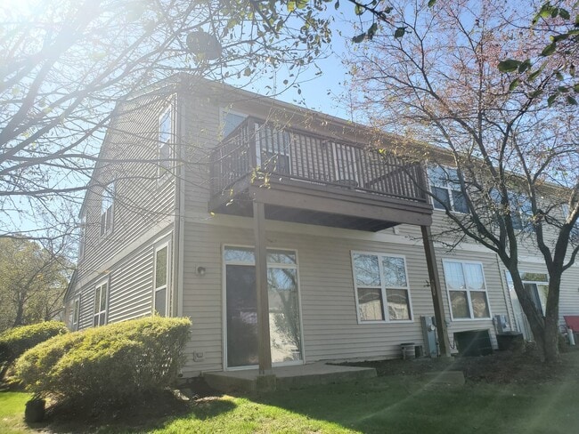 Building Photo - 1236 Brookdale Dr