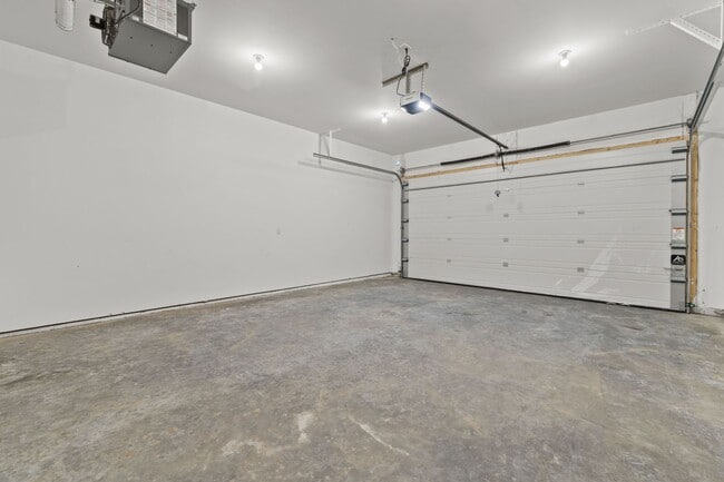 Building Photo - 7467 N Paw St