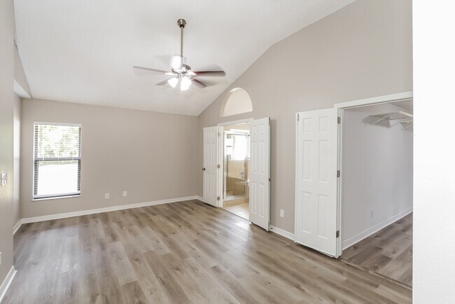 Building Photo - 5118 Stonehurst Rd