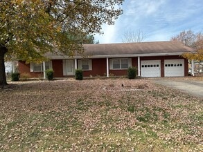 Building Photo - Brick home! 3 Bedrooms! 2 Baths! 2 Car Garage! $1195