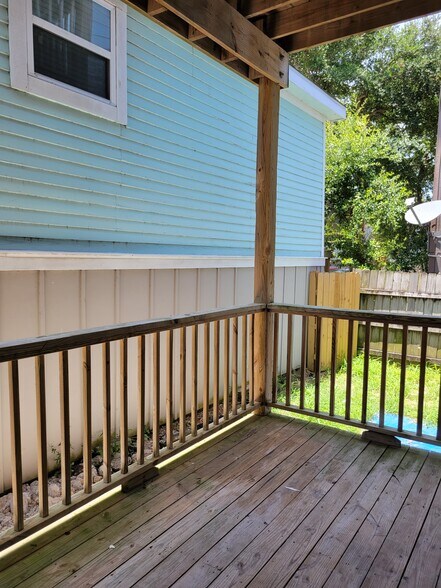 Patio facing yard - 1017 11th St