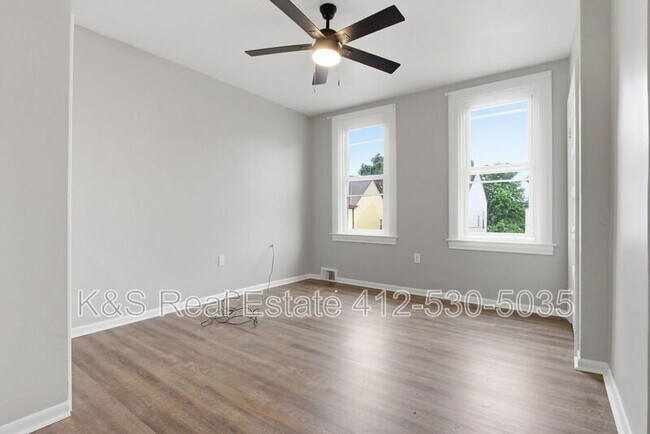 Building Photo - 29 E Orchard Ave
