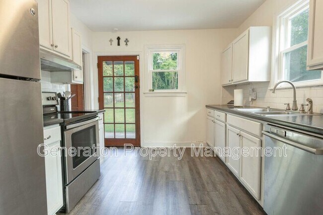 Building Photo - 303 Shawnee Trail