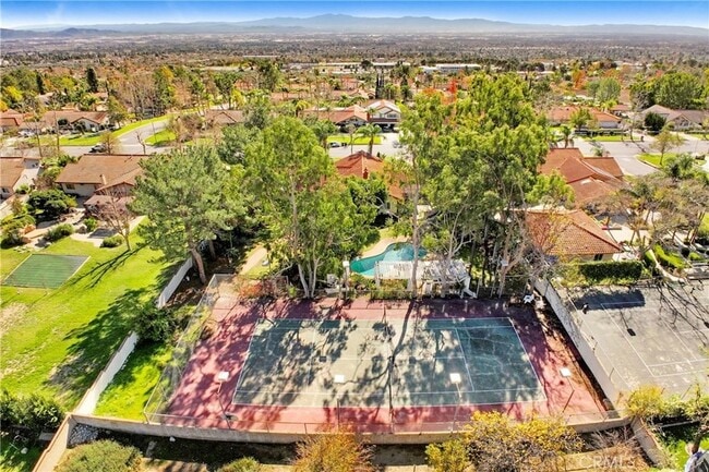 Building Photo - 10818 Hillside Rd