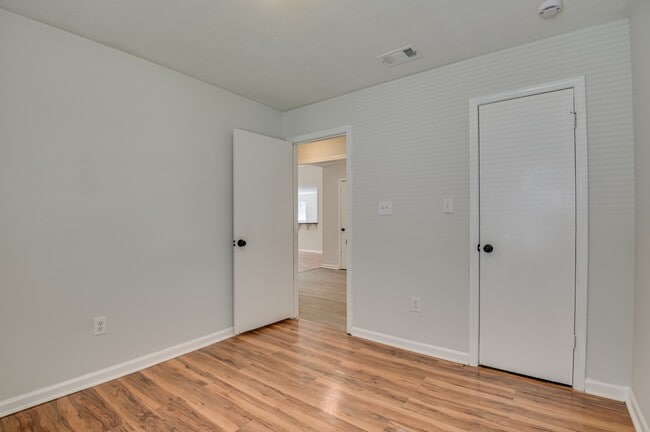 Building Photo - 409 Urial Dr