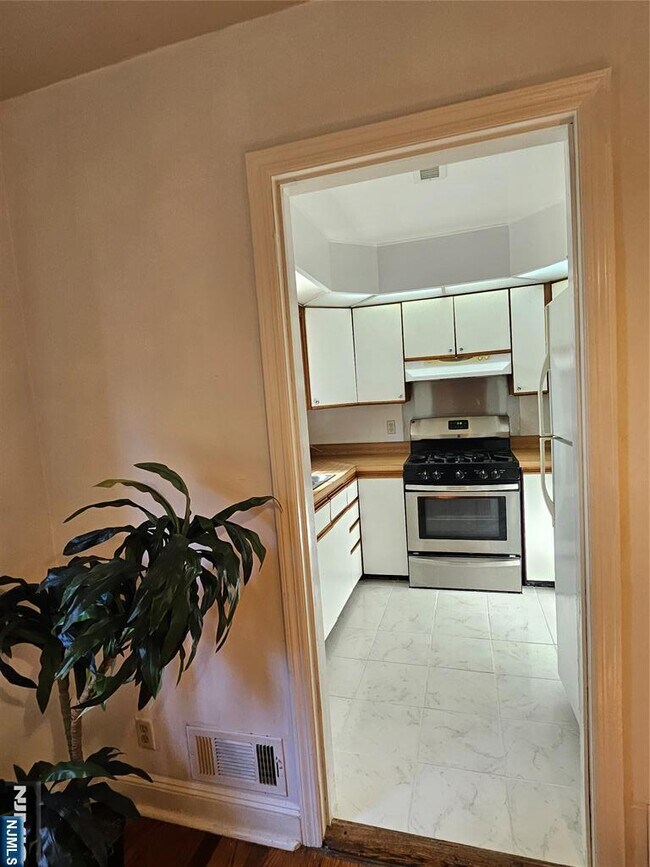 Building Photo - 55 Rutgers Pl