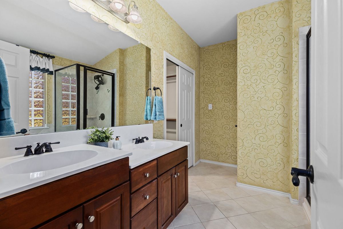 Building Photo - 1621 Westmeadow Trail