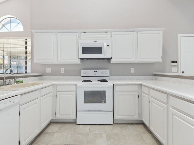 Building Photo - 2913 Eagles Nest Dr