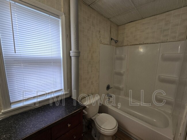 Building Photo - 216 Courtland St