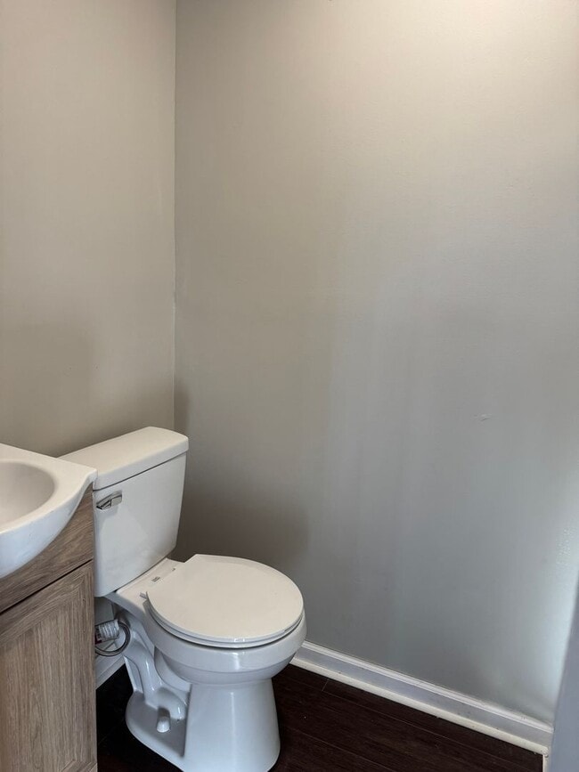 Building Photo - Cozy rural home