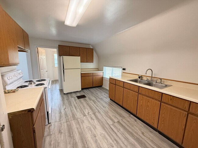 Building Photo - 5680 Trailer Park Dr