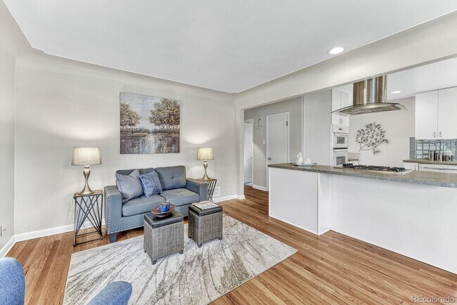 Building Photo - W 39th Ave Duplex