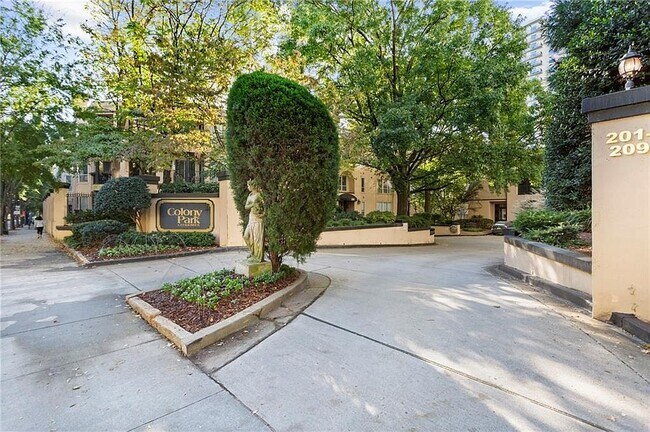 Building Photo - 209 14th St NE