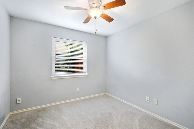 Building Photo - 128 Overbrook Dr