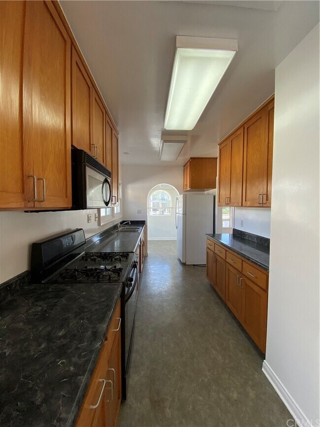 Building Photo - 5713 Temple City Blvd