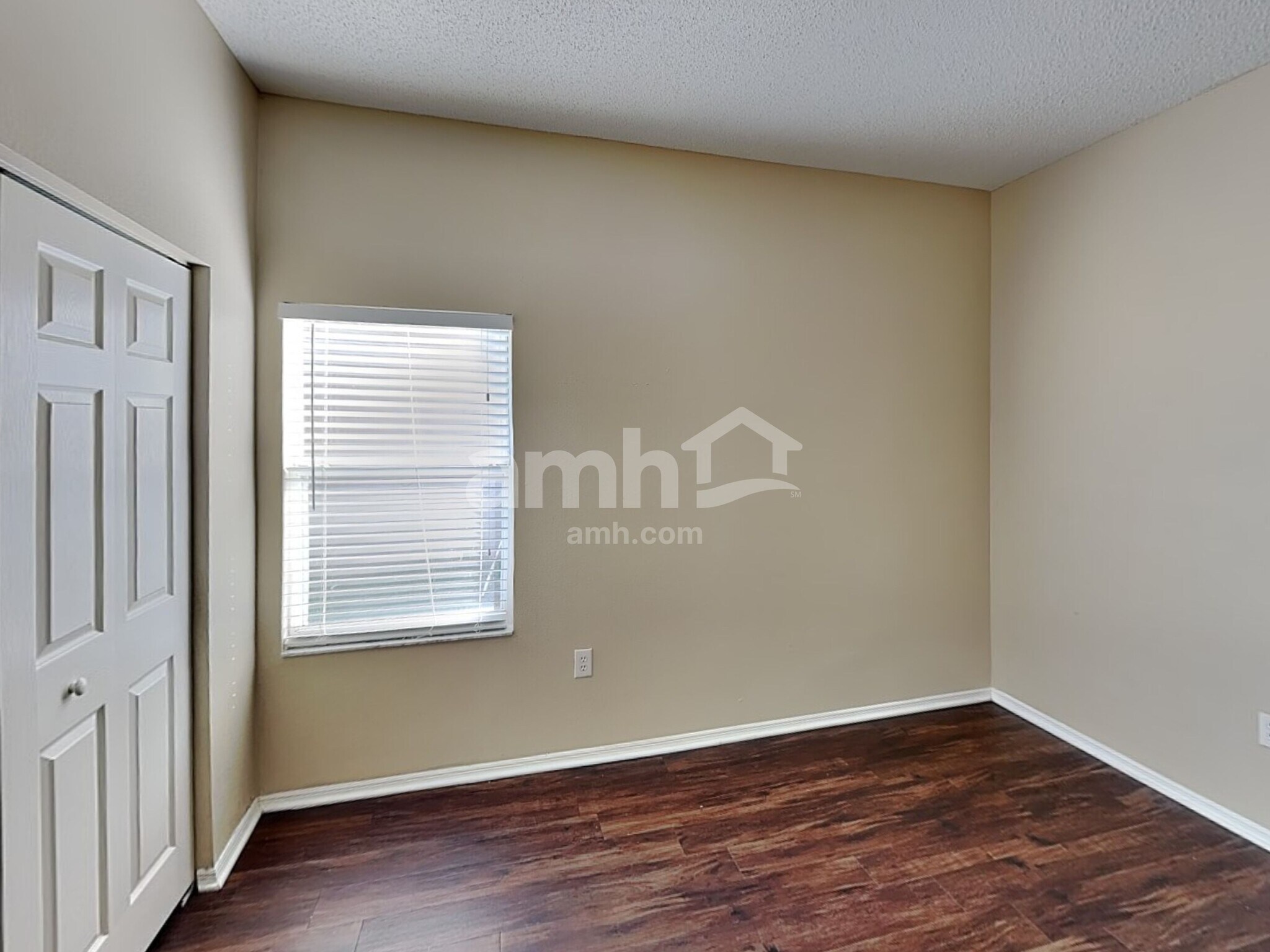 Building Photo - 823 Springwood Cir