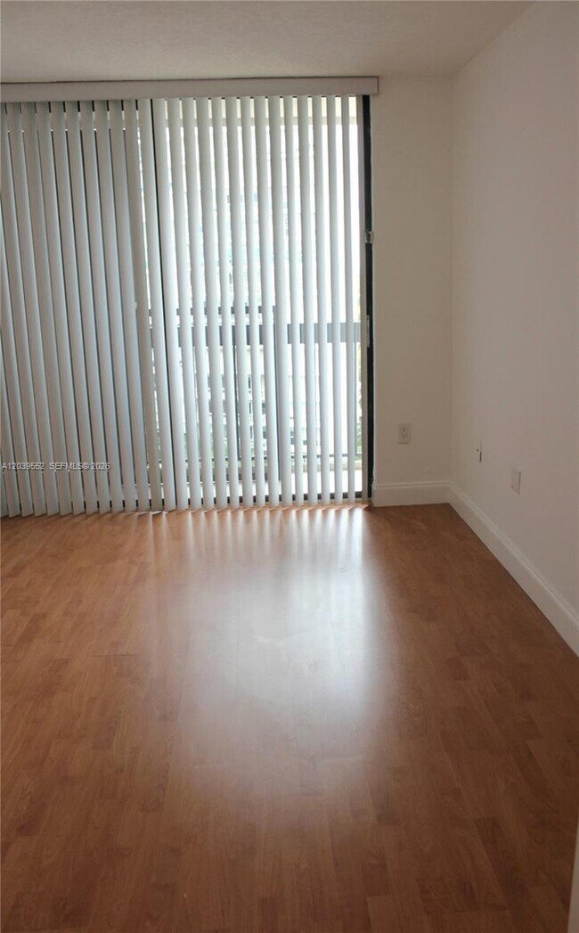 Building Photo - 2333 Brickell Ave