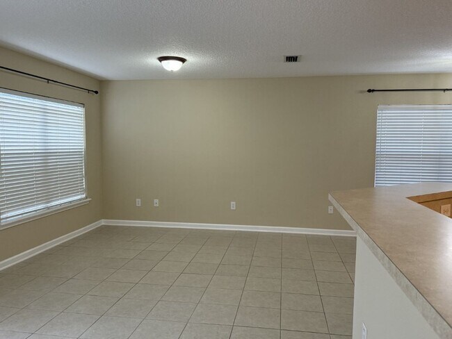 Building Photo - Move-in ready in Fleming Island Plantation
