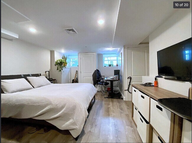 Building Photo - 17-17 Tremont St