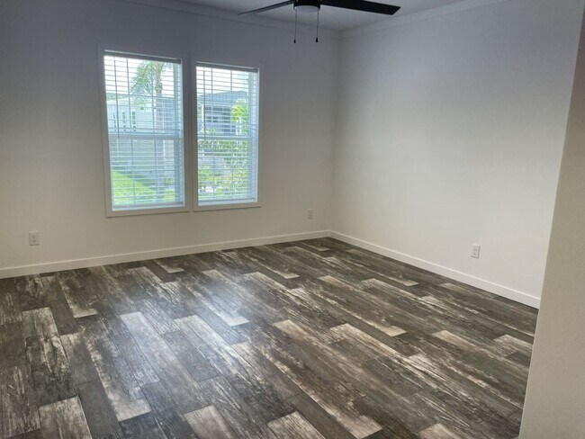 Building Photo - 5715 Blue Harbor Dr
