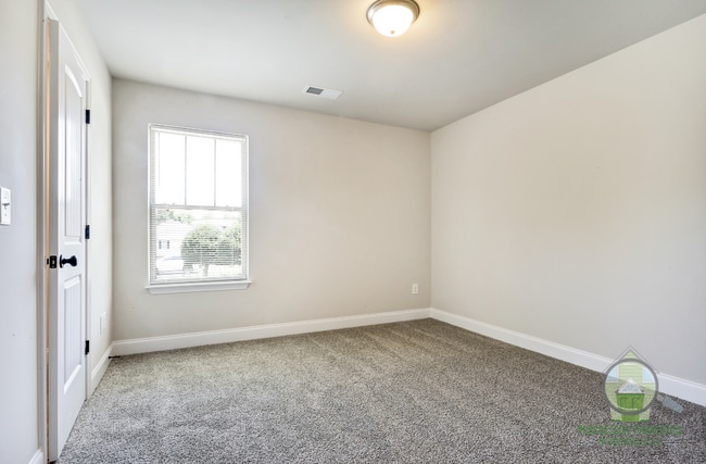 Building Photo - 111 Sitton Dr