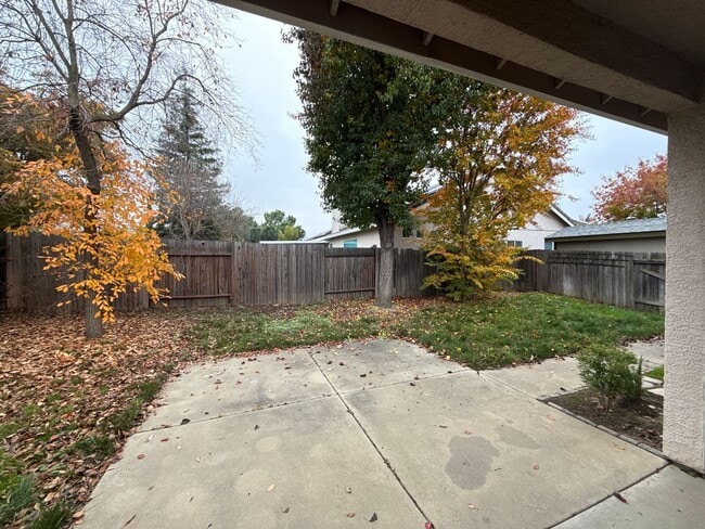 Building Photo - 3 BR, 2 Ba, 1451 SF, Single Story - - Tenatn Pay $175 monthly for WS&G