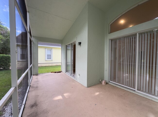 Building Photo - 146 NW Pleasant Grove Way