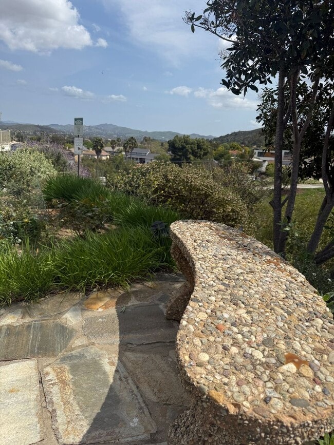 Building Photo - Pet-Friendly Hillside 4BR Home with New Flooring | Newbury Park