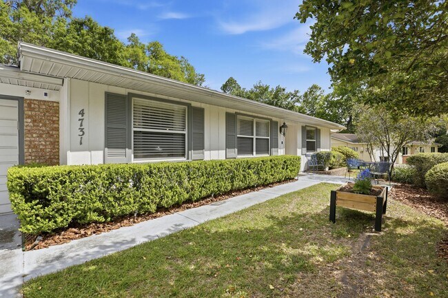 Building Photo - 4731 NW 39th St