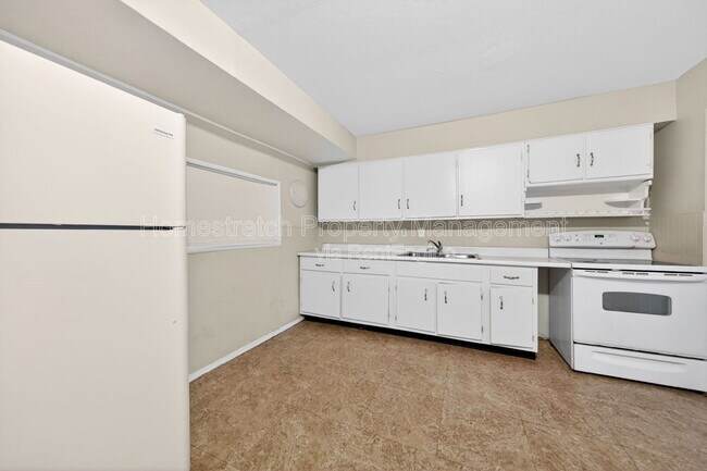 Building Photo - 10409 Renfrew Dr