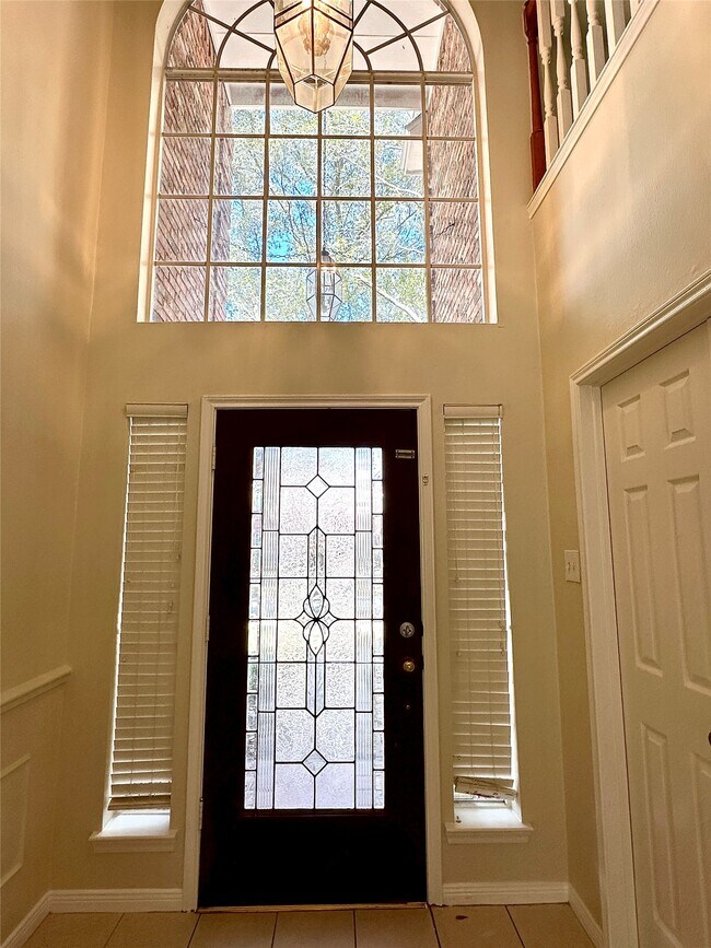 Building Photo - 3302 Richland Dr