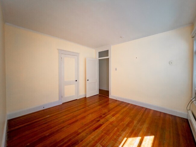 Building Photo - 67 Hampstead Rd