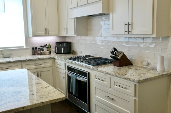 Building Photo - 4233 Watercourse Dr