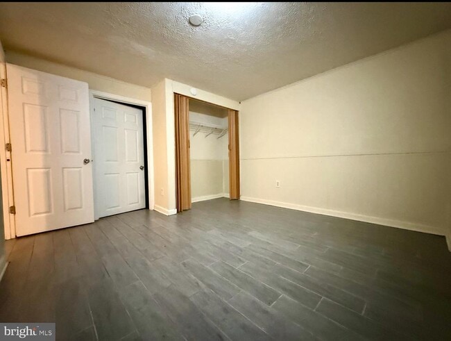 Building Photo - 9531 Burdett Rd