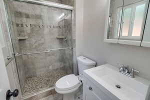 Building Photo - 9813 Medina Dr