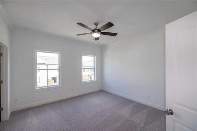 Building Photo - 530 Healy Dr