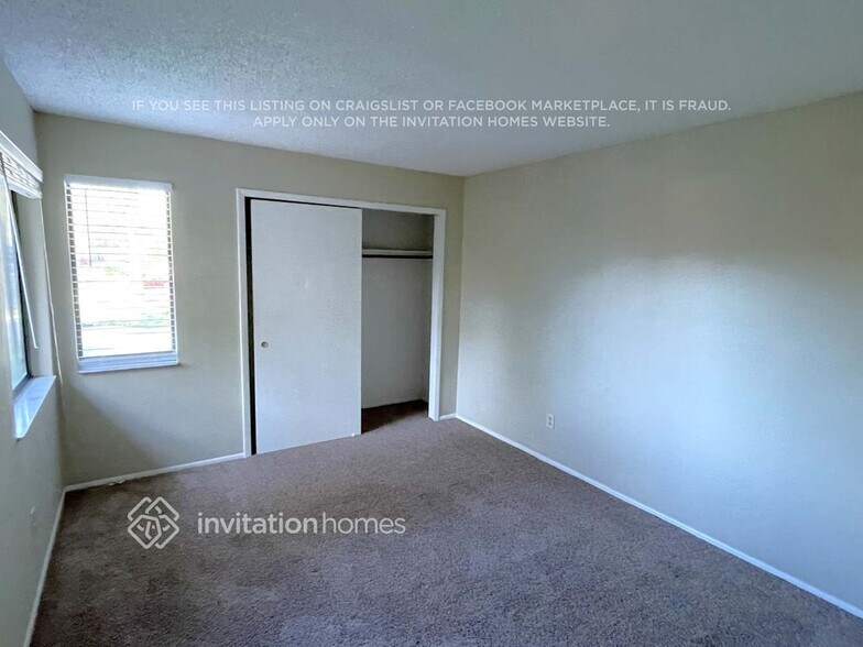 Building Photo - 126 W York Ct