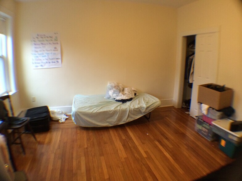 Building Photo - 19 Green St