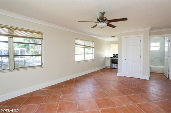Building Photo - 2777 Shoreview Dr