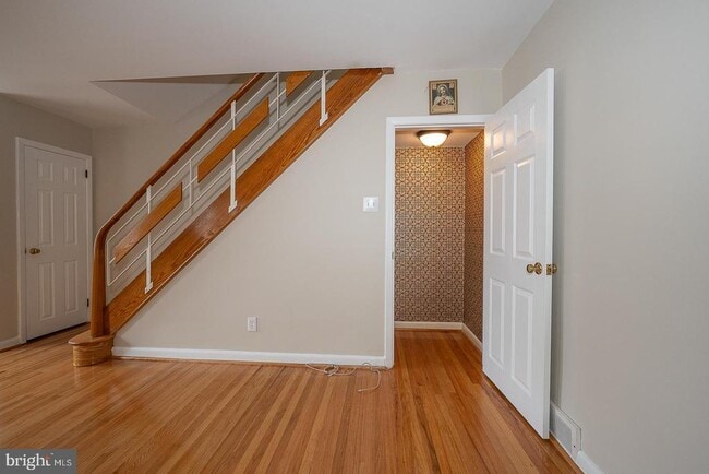 Building Photo - 130 Ivy Ct