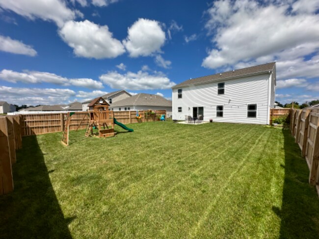 Building Photo - 4145 Bradley Dr
