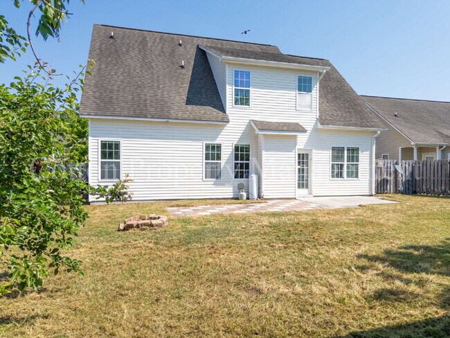 Building Photo - 448 Vallie Ln