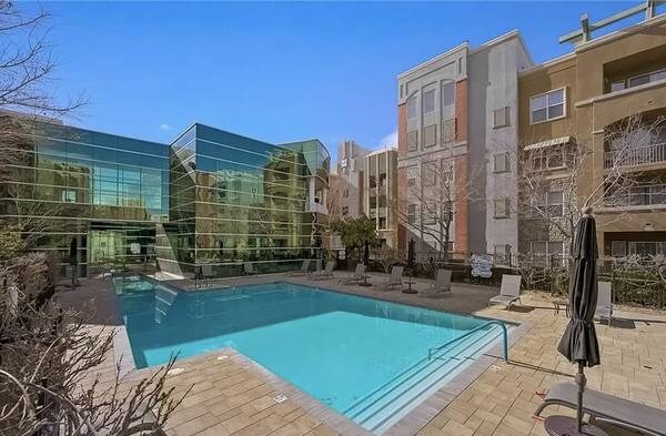 Primary Photo - 50 E Serene Ave