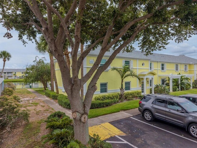 Building Photo - 222 Pompano Dr SE
