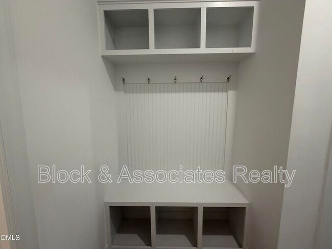 Building Photo - 611 Contento Ct
