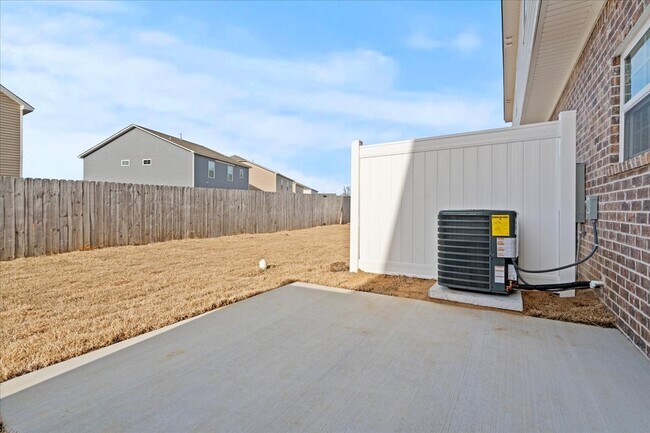 Building Photo - 2804 1/2 Alligator Rd