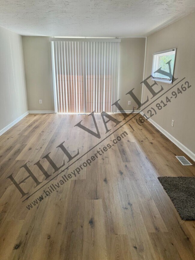 Building Photo - Two Bedroom Home - South