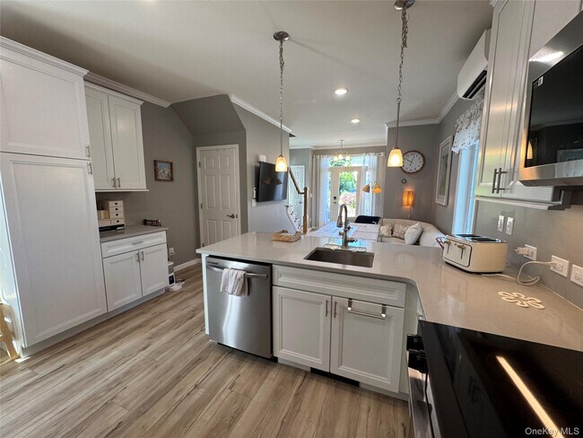 Building Photo - 119 Whittier Dr