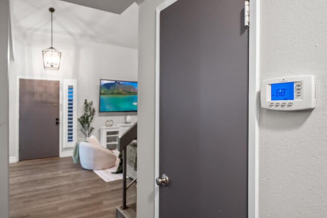 Building Photo - 13075 Old West Ave