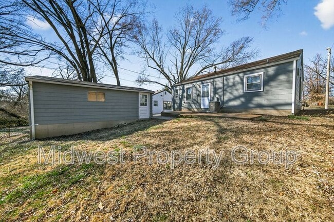 Building Photo - 334 Mueller Ave